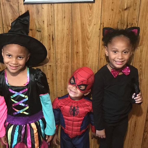 Meet your Posher, Stefanie - Picture 1 of 1